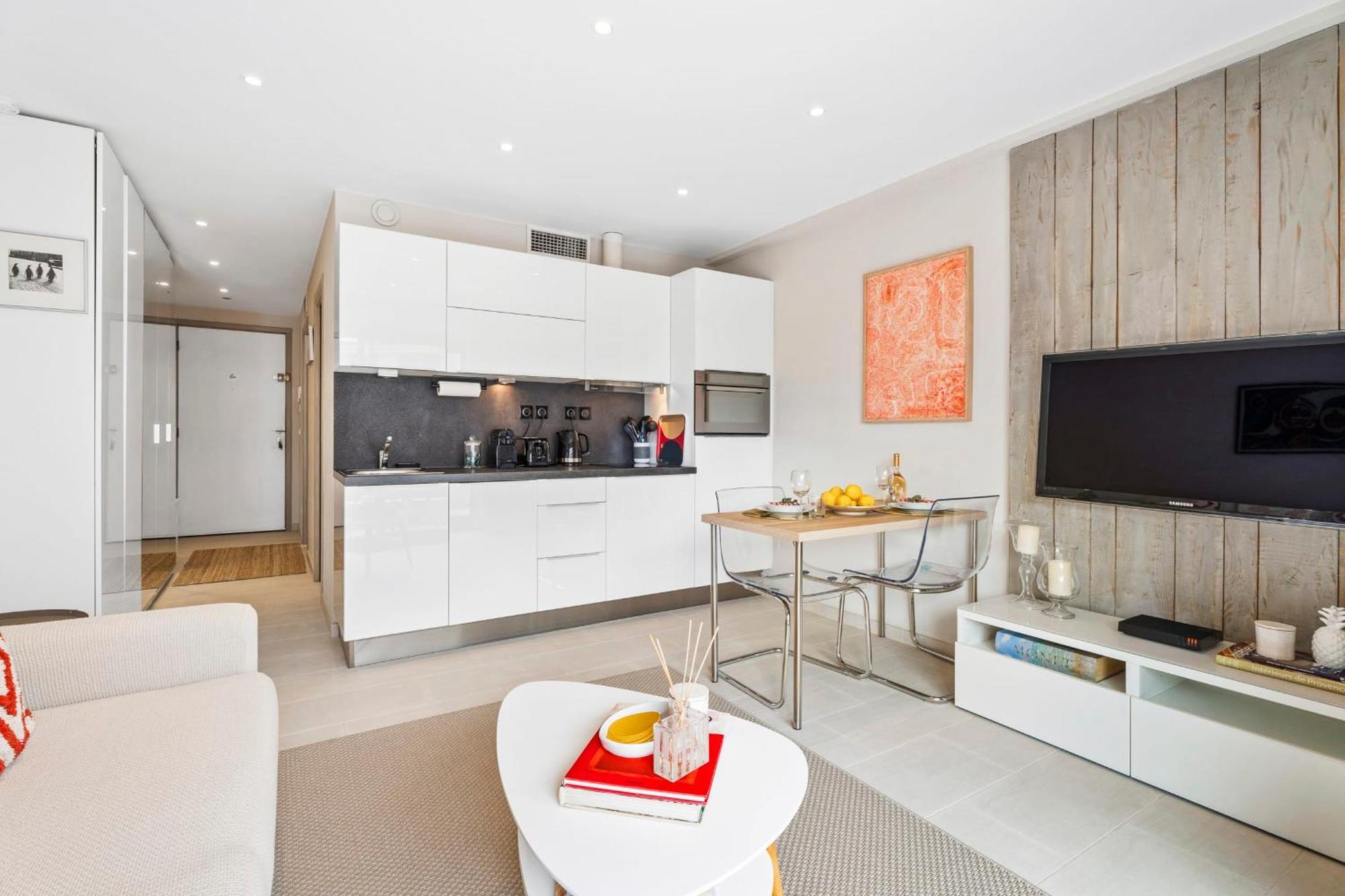 Downtown Modern 1-br *