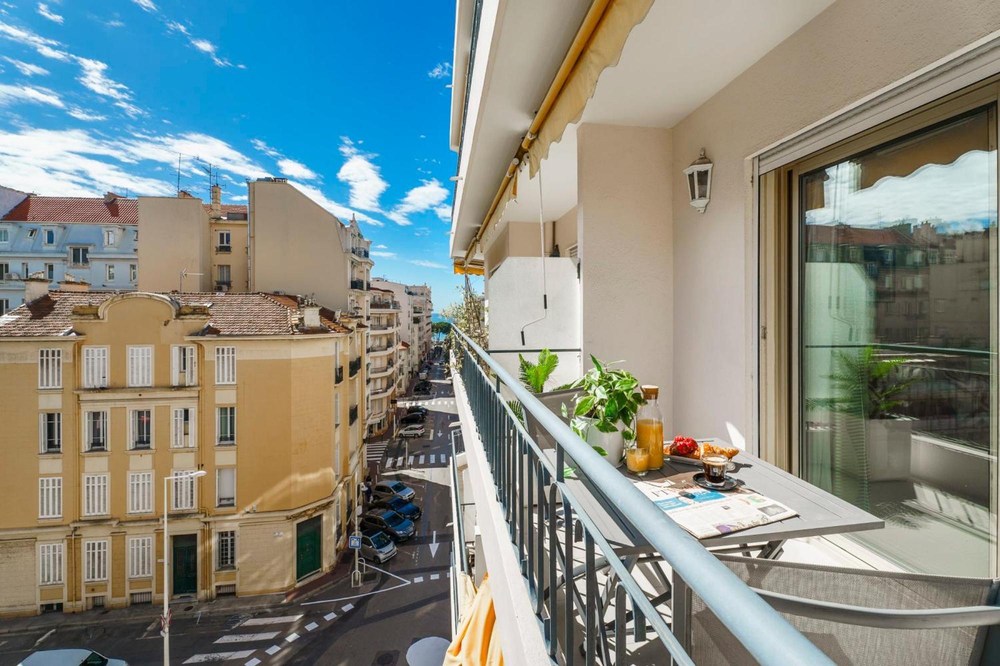 Downtown Modern 1-br Cannes